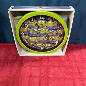 DISNEY PIXAR TOY STORY ALIEN 10" PLASTIC WALL NOVELTY CLOCK  New No Shrink Wrap